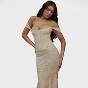 Cesca – Vestido de Silueta Escultural