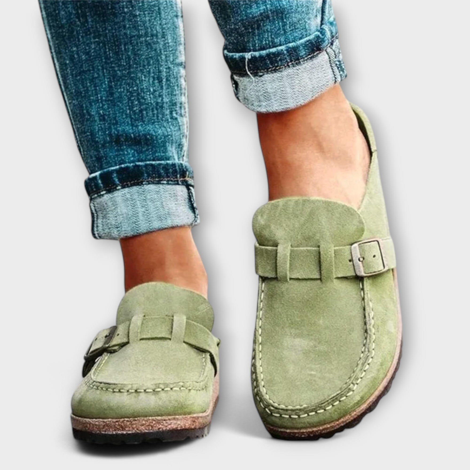 Mocasines ortopédicos para mujer con hebilla decorativa