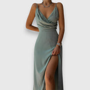 Sofía – Vestido Satén Escote Drapeado