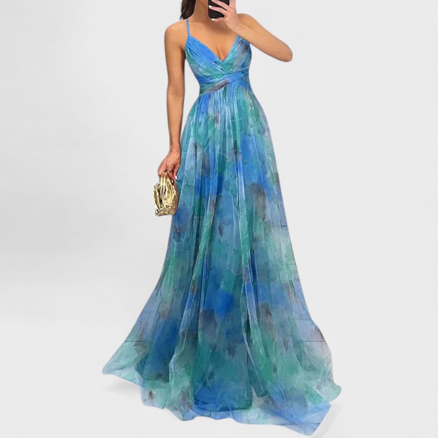 RitaBacelona – El vestido largo con flores que conquista miradas