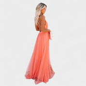 Lucía – El vestido que deslumbra con cada paso