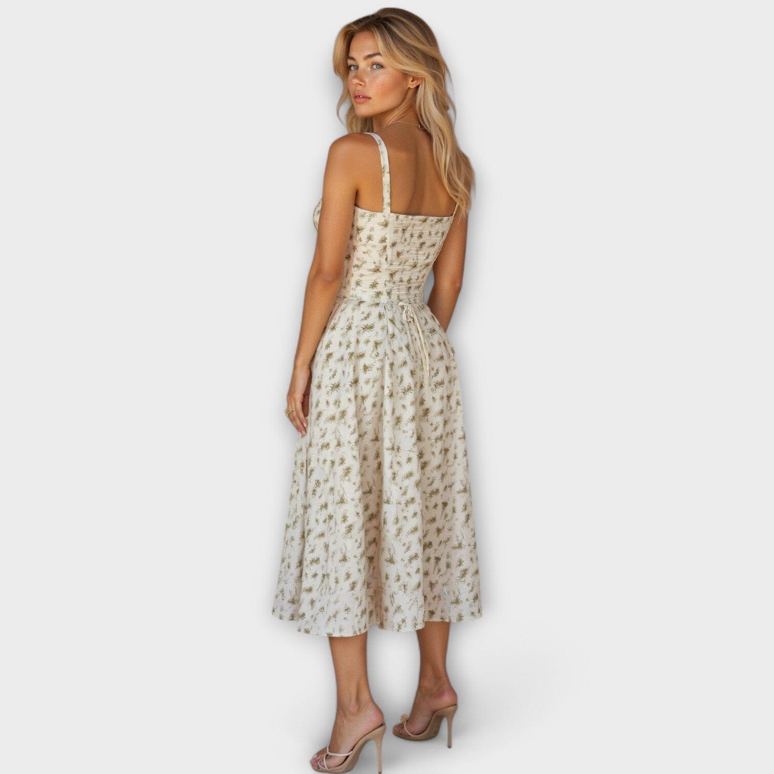 Kiana – Vestido midi con corsé