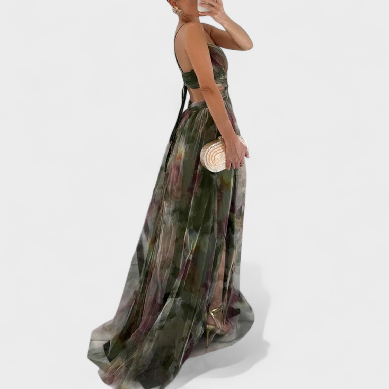 RitaBacelona – El vestido largo con flores que conquista miradas