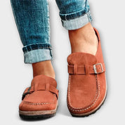 Mocasines ortopédicos para mujer con hebilla decorativa