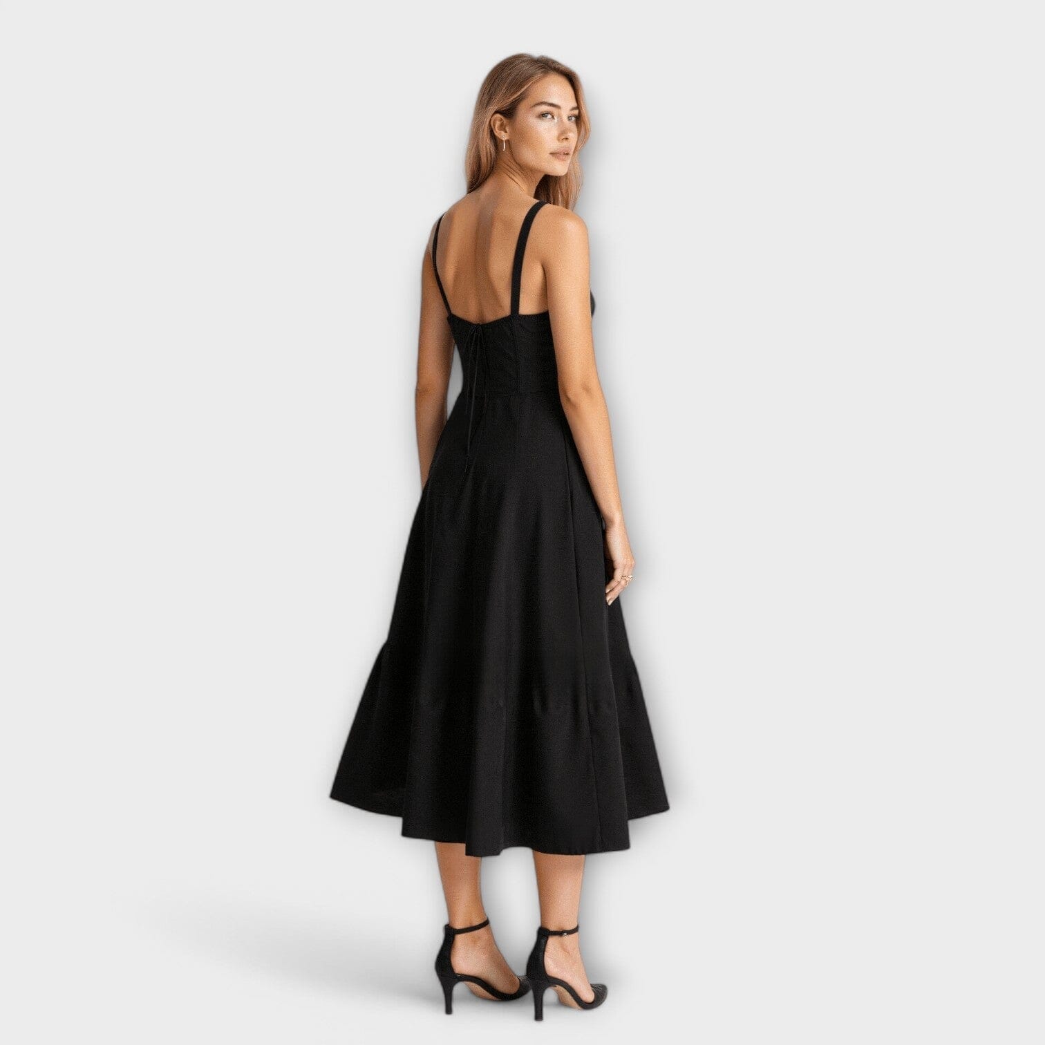 Kiana – Vestido midi con corsé