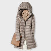 Annika – Chaqueta de plumas ultraligera e impermeable